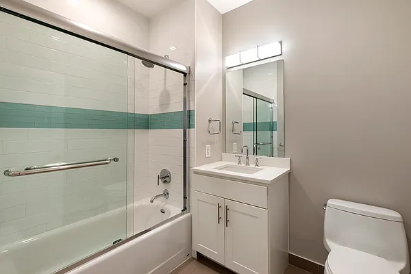 Bathroom, photo 1