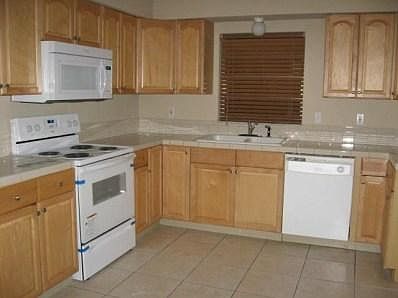 3rd image of 1401 Pearl St