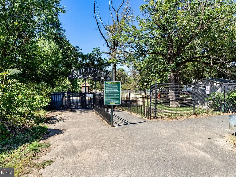 4179 S Four Mile Run Dr #302 — Photo 45