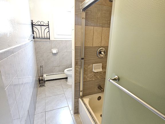 2nd image of 16404 109th Ave Floor 2