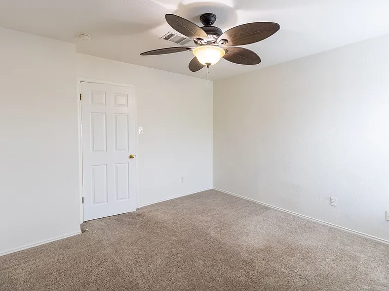 17501 Wiseman Dr — Photo 20
