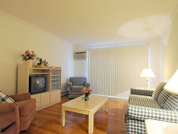 3rd image of 7936 Janes Ave #422