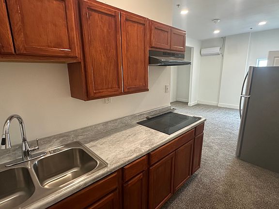 2nd image of 283 S Sam Houston Blvd