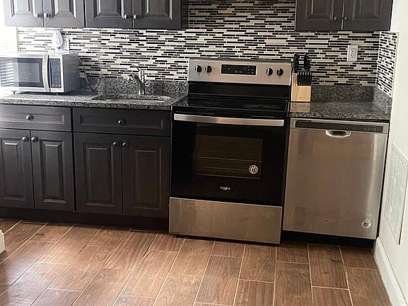 2nd image of 1020 Callowhill St APT 3A