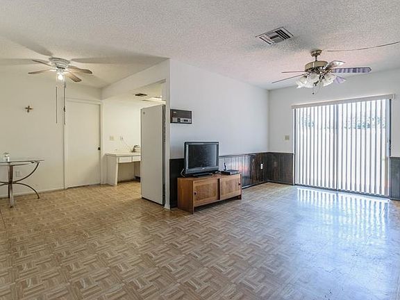 5th image of 2281 E Greenhollow Dr