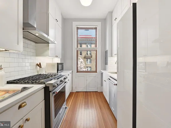 2220 20th St NW APT 33, Washington, DC 20009