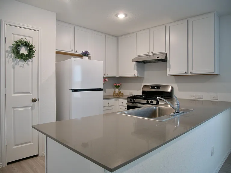 7627 Chancery Gate — Photo 7