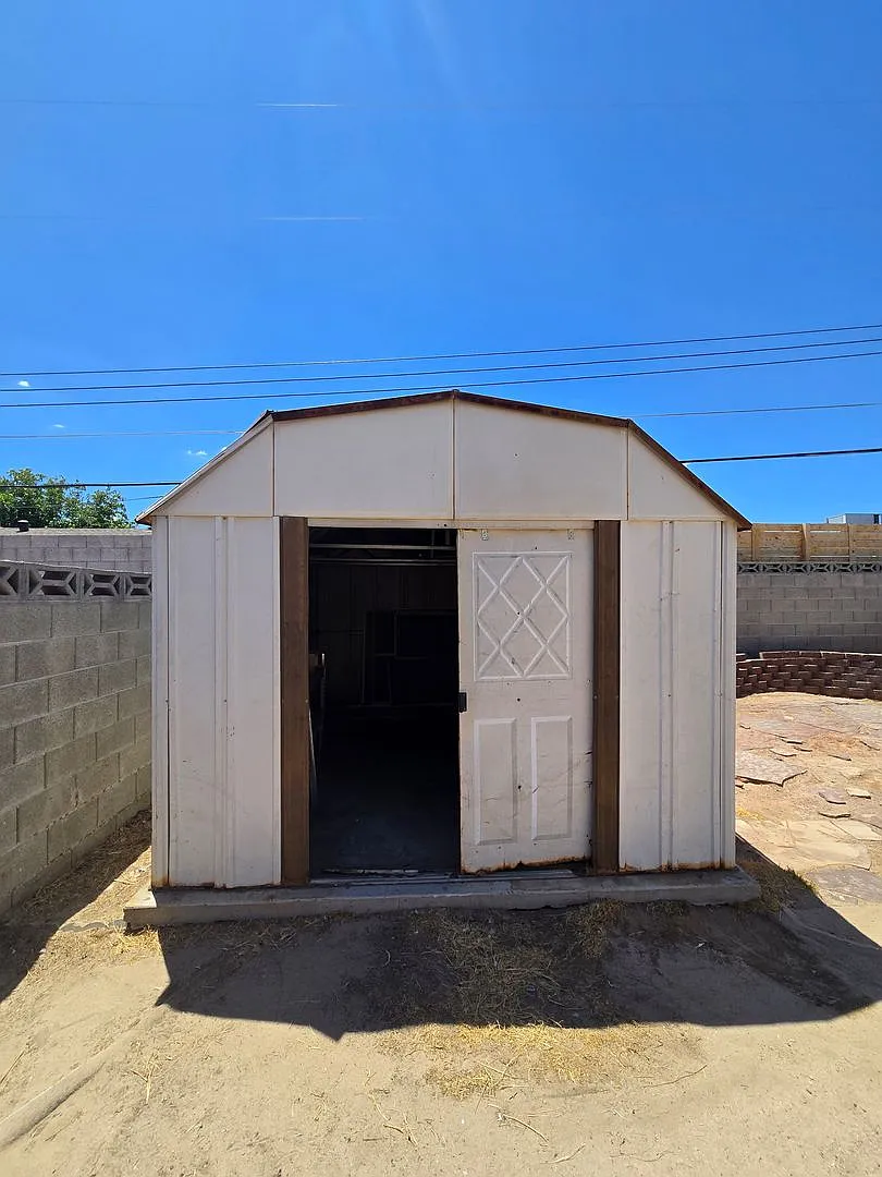 2 Weeks Free Rent A Fabulous 4 Bedroom Single Story Home In East Las Vegas — Photo 3