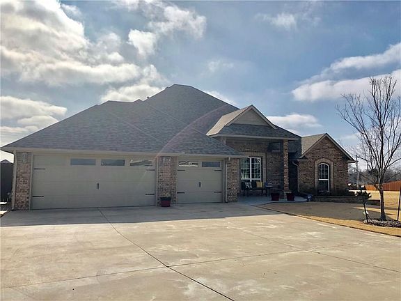 2nd image of 3108 Venice Ct