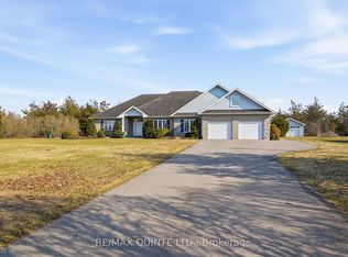3717 County Road 3 Rd, Prince Edward County, ON K0K 1L0