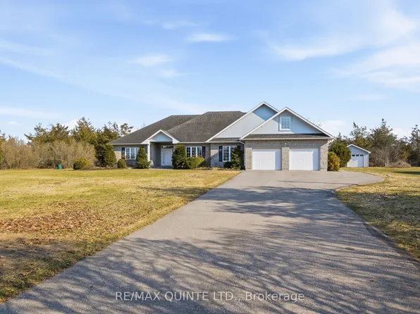 3717 County Road 3 Rd, Prince Edward County, ON K0K 1L0