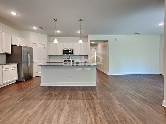 4th image of 267 Banyan Forest Dr