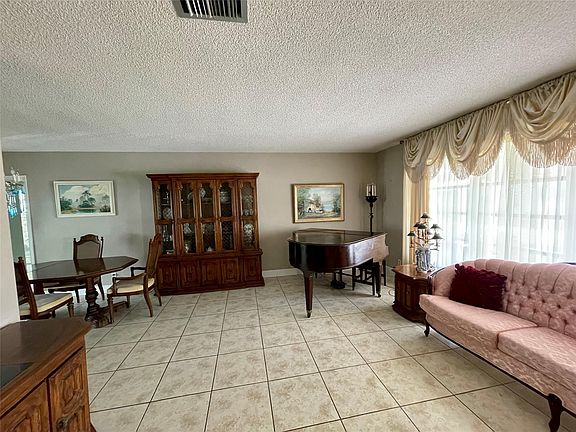 3rd image of 6811 NW 75th Drive