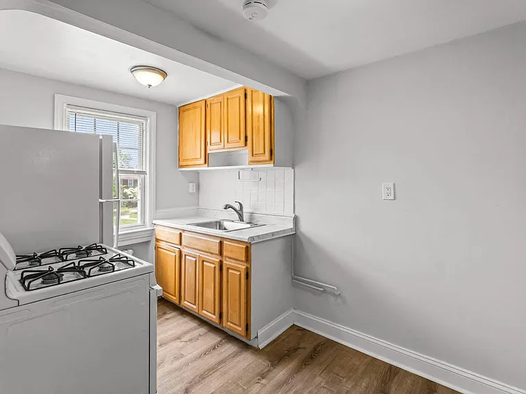 Shore Garden Apartments — Photo 8