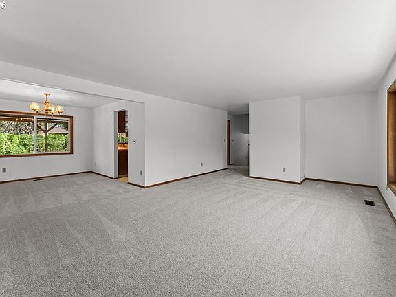 4th image of 270 NE 20th Pl
