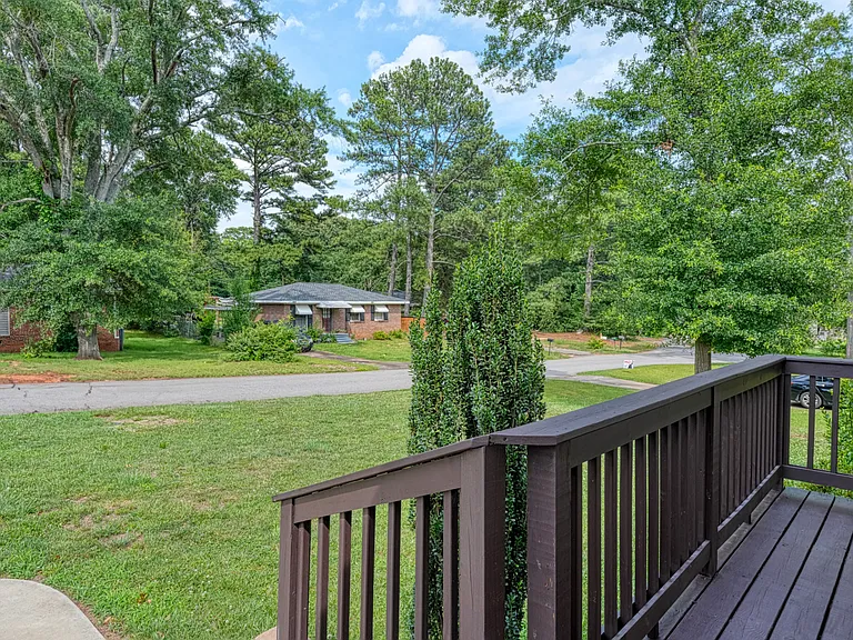311 Pioneer Pl — Photo 13