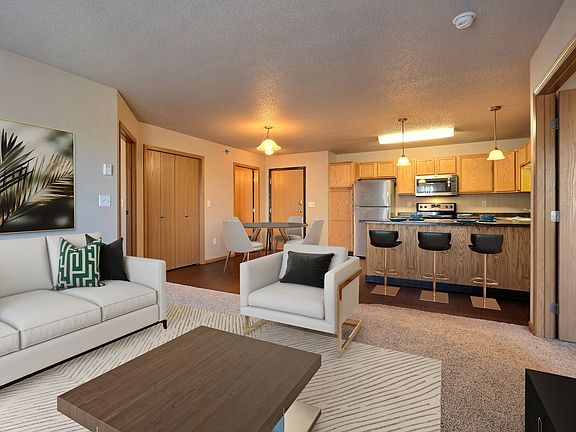 Fargo, ND East Bridge Apartments | Living