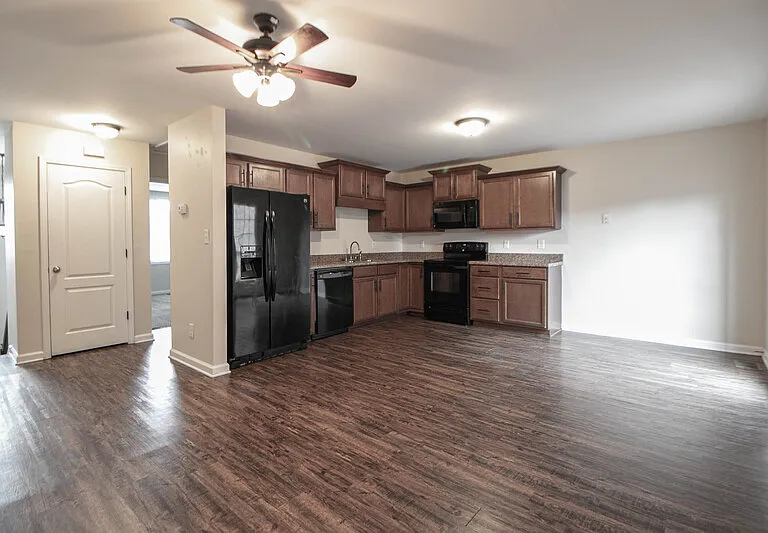 1716D Thistlewood Dr — Photo 2