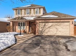 39 Colonial Cres, Grimsby, ON L3M 5H3