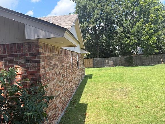 3rd image of 5217 SE 47th St