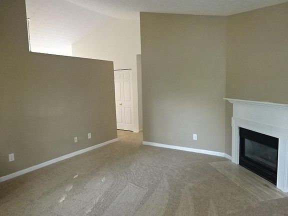 4th image of 296 Park Dr