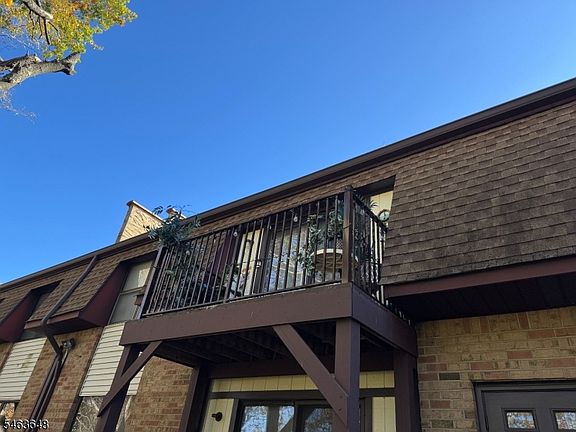 2nd image of 910 N Oaks Blvd