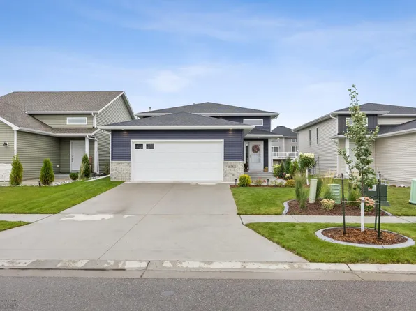 6542 27th St S, Fargo, ND 58104