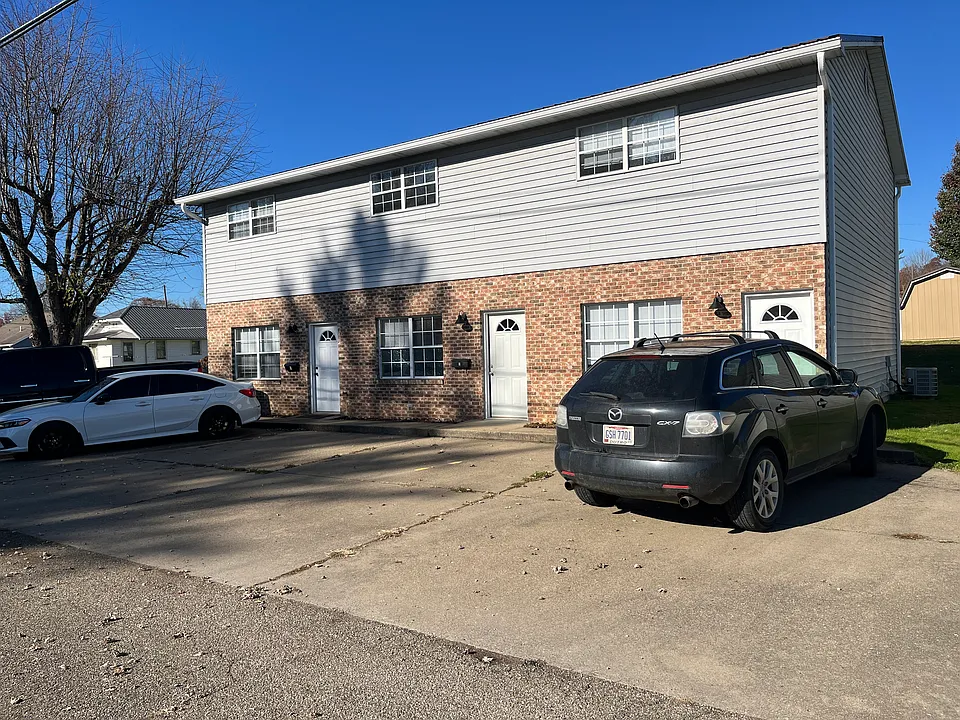 606R E McConnel Ave #1