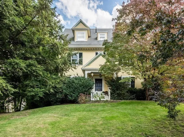 96 Shornecliffe Rd, Newton, MA 02458