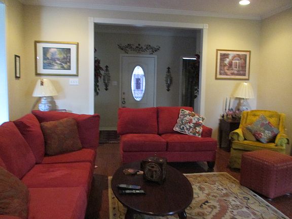 3rd image of 602 Parkway Dr