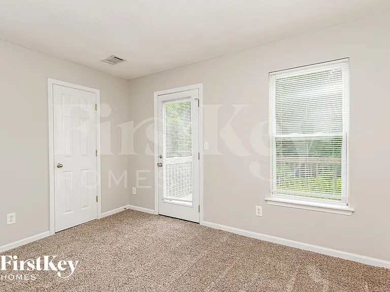 402 Legend Creek Point — Photo 13