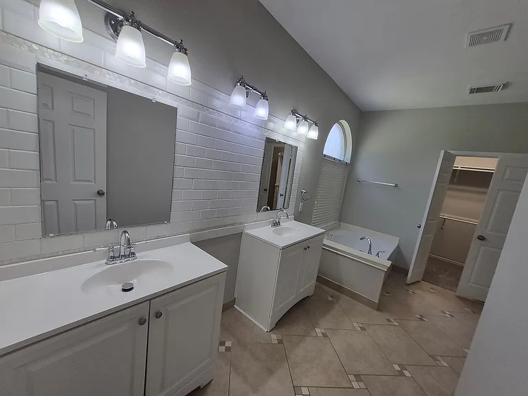 712 Moss Wood — Photo 19