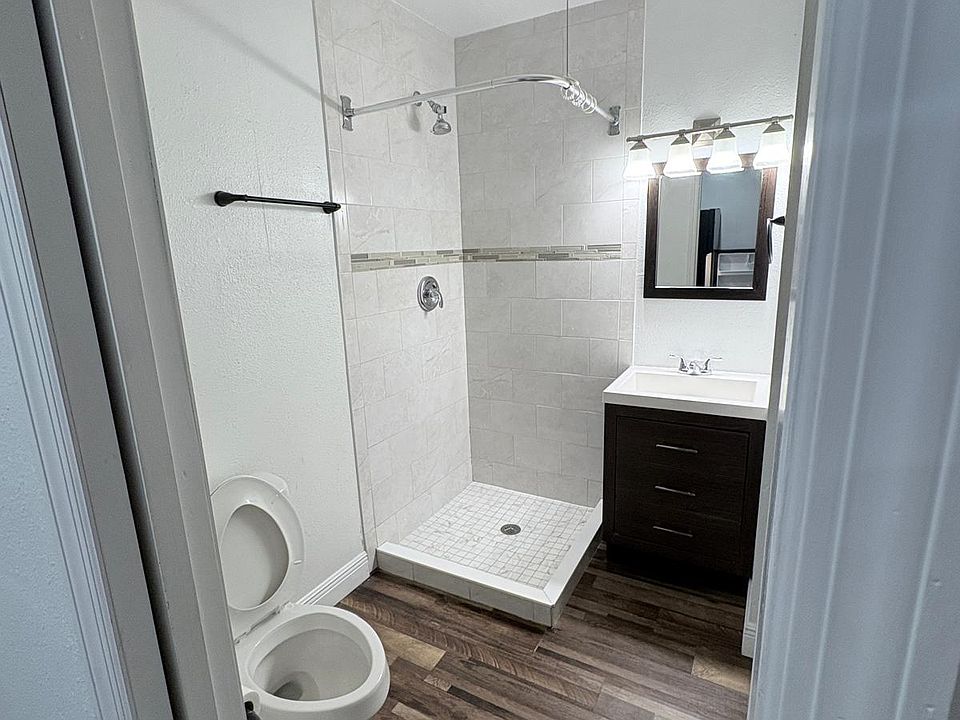 2nd image of 932 Meller Way #1