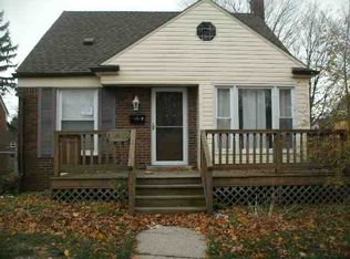 13637 Vernon St, Oak Park, MI 48237