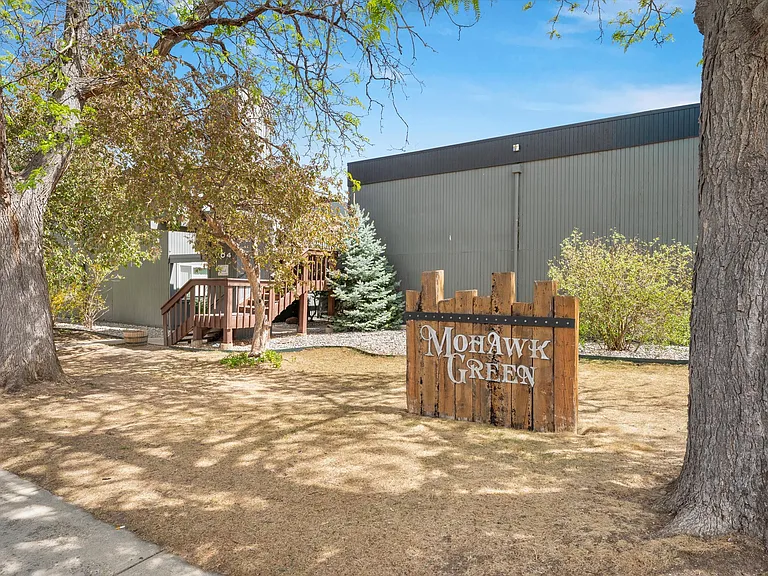 Mohawk Green Apartments — Photo 27