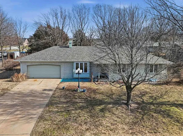 209 W Garnett Ct, Garden Plain, KS 67050