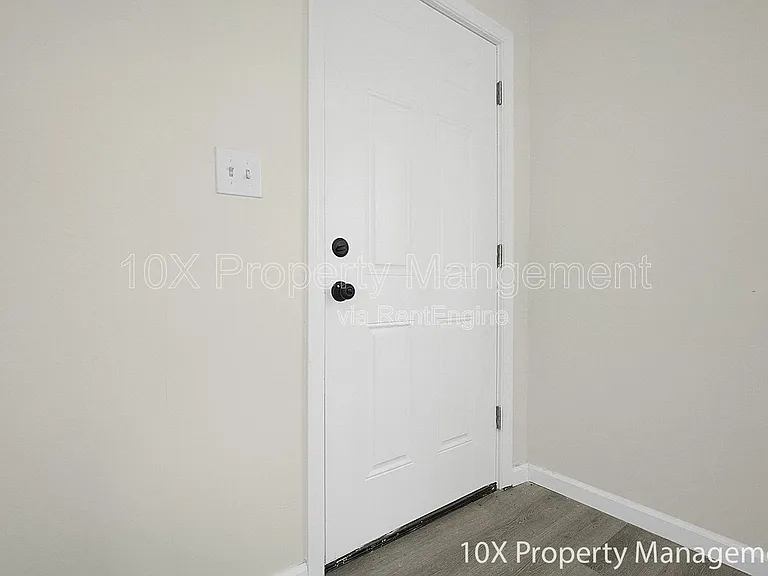 685 S Wheatland Ave — Photo 3