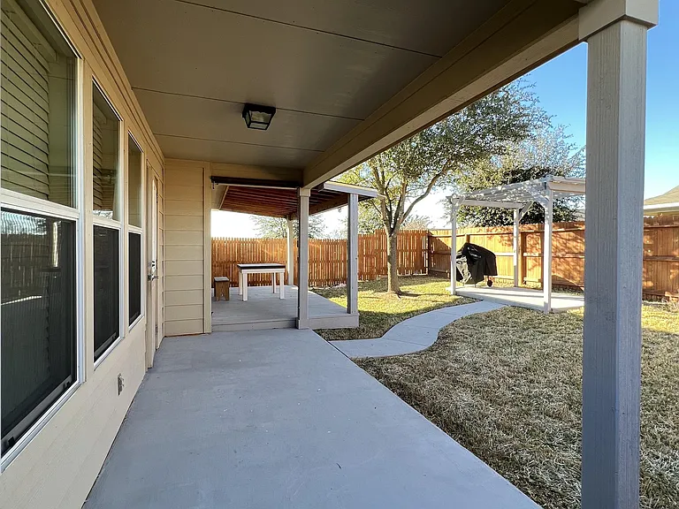 10909 Charreada Trl — Photo 44