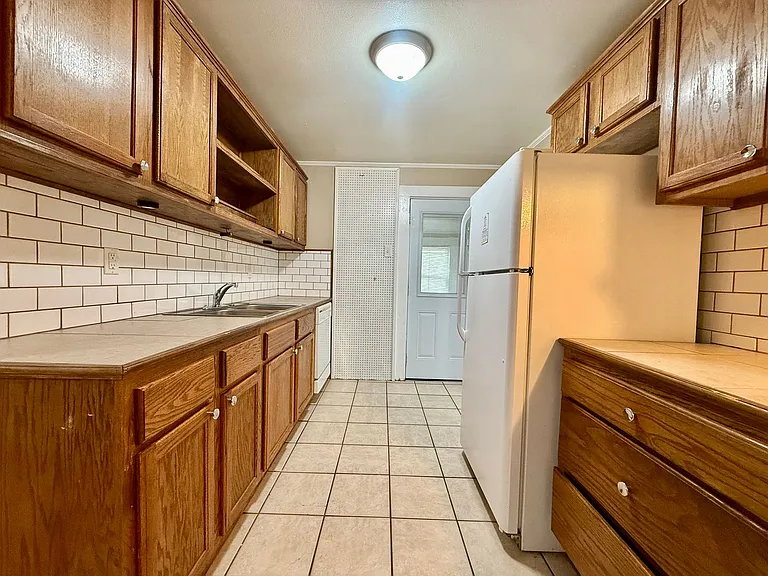 835 Iris St — Photo 8
