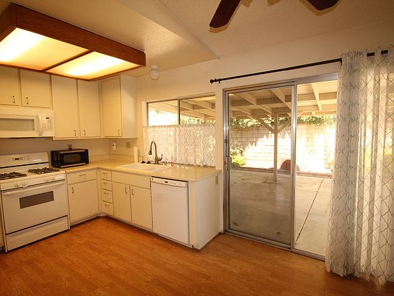 4th image of 23221 Avenida Velarte