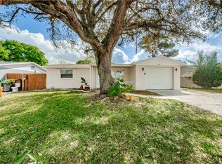 1050 Brass Ln, Holiday, FL 34691
