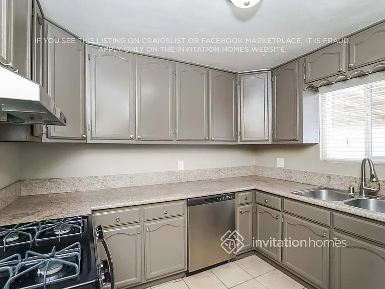 22310 Devlin Ave — Photo 5