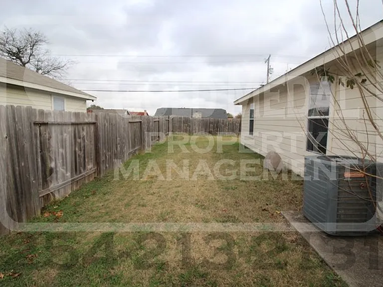 4003 Cambridge Dr — Photo 20