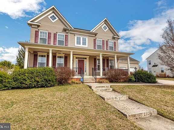 2nd image of 113 Stone Ivy Ln