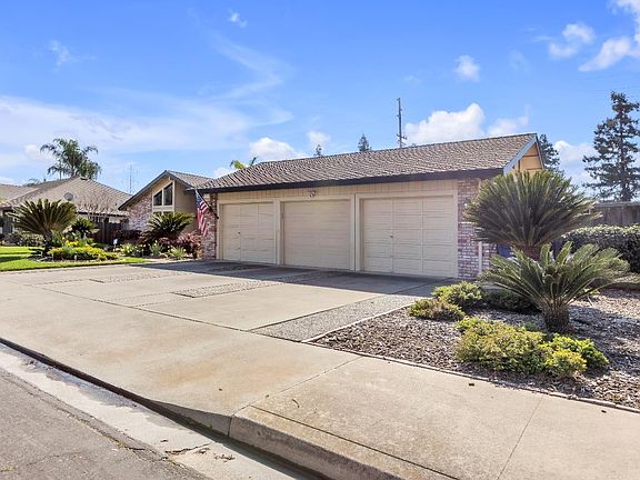 2nd image of 2504 Bridle Path Ln