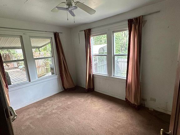 5th image of 858 GRANVILLE Road