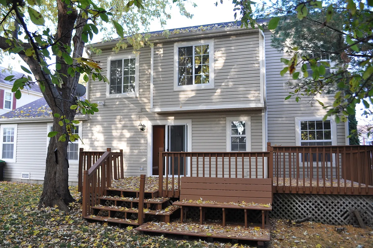 Building Photo - 15 Whispering Dr