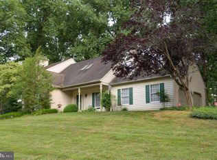 19 Stonebridge Dr, Hockessin, DE 19707