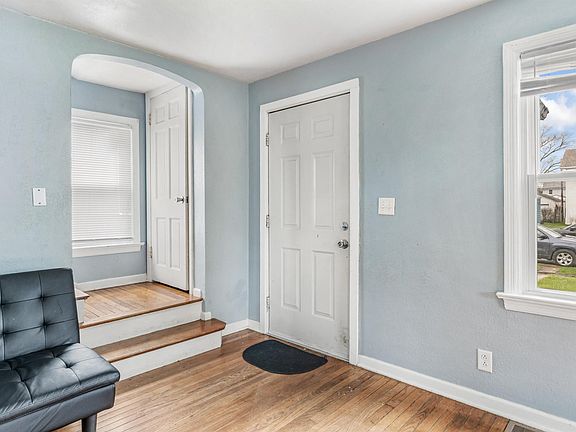 4th image of 4017 Weisser Park Ave