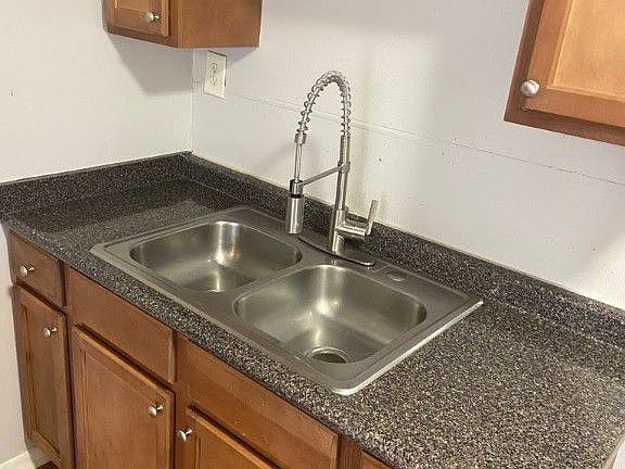 3rd image of 303 Cooner St APT F